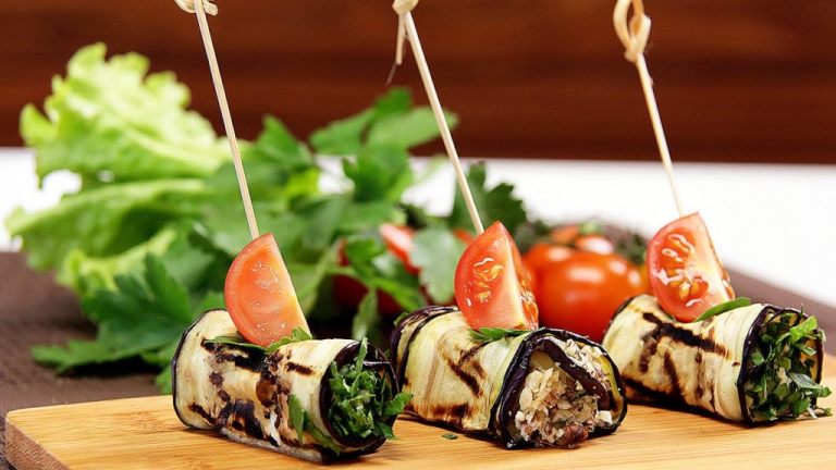 ruletiki-iz-bakalazhanfarshirovanye-grecikmi-orehami