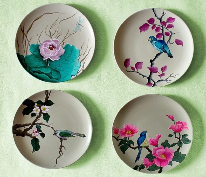 raspisnye-dekorativnye-tarelki-ruchnaya-rospis-700x628